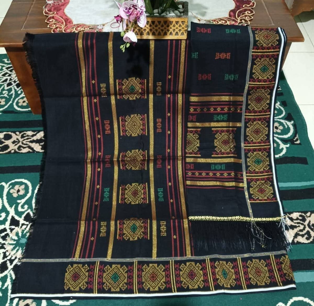 Stelan Uis Karo Hitam Klasik